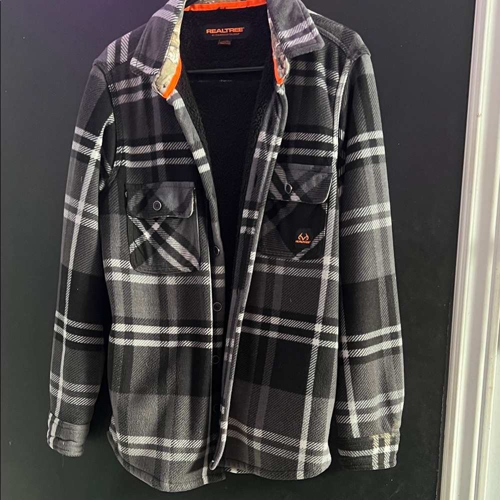 Realtree Men's Gray and Black Plaid Shirt Jacket
